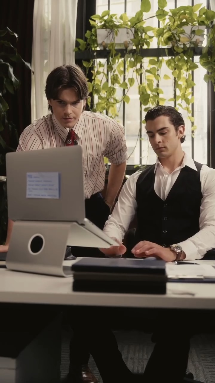 [FULL] 019E0828 The Office Pushover Is The Real Heiress 04 The Scheming Woman Pretends to Be Wealthy, Flaunts Her Fa