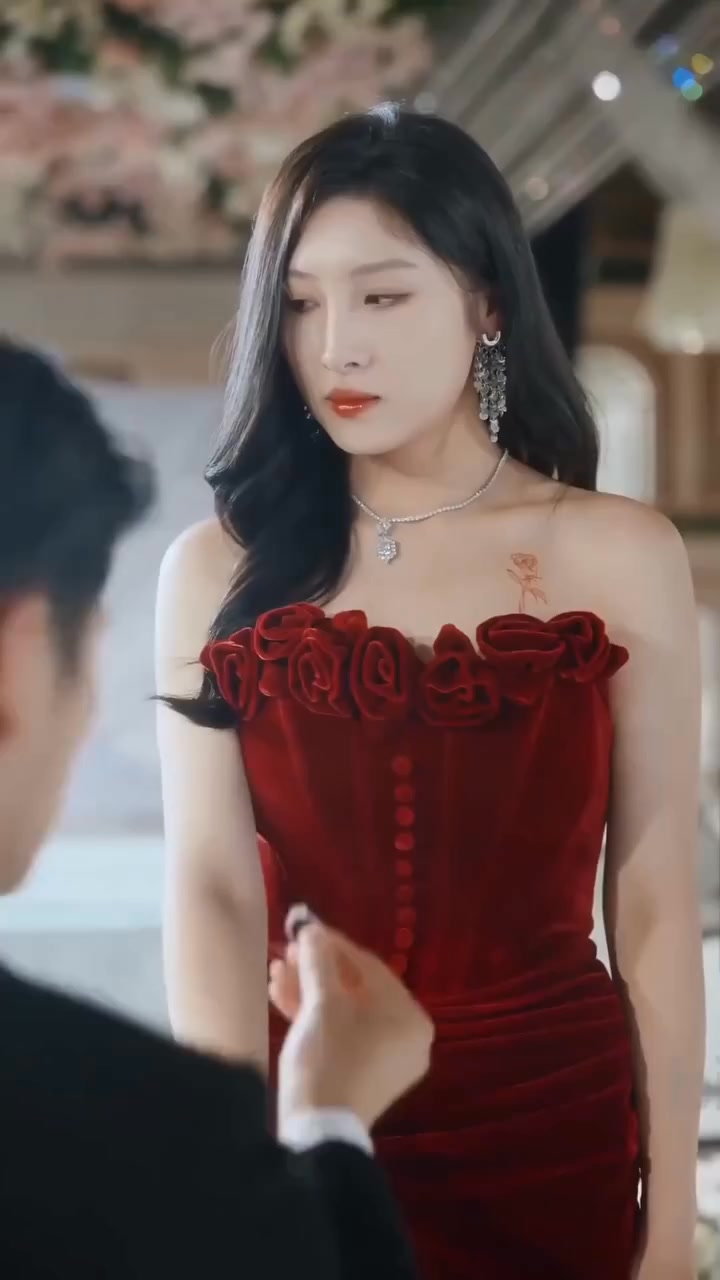[FULL] 161E0828 The Genuine and Pretend Wife 05 The scheming woman successfully swaps faces and marries