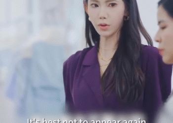 [FULL] 141E0828 A female store clerk flatters the wrong person, mistaking the CEO’s wifean embarrassing slap in t