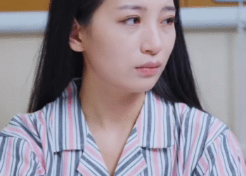 [FULL] 121E0828 After the Divorce, the CEO Regrets It 01 The CEO Loved Her to the Core but Hated That She