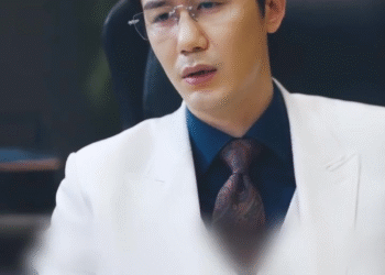 [FULL] 294E0828 The grandmother deliberately locks Cinderella and the CEO in a room together, hoping to welcome a gr