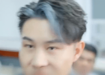 [FULL] 281E0828 The scheming friend is chased by her boyfriend, but this time, the woman won’t open the door